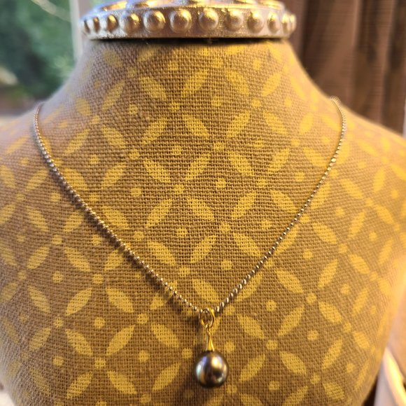 Dainty Real Black Pearl Pendant/ Sterling Silver Necklace. - Picture 3 of 3